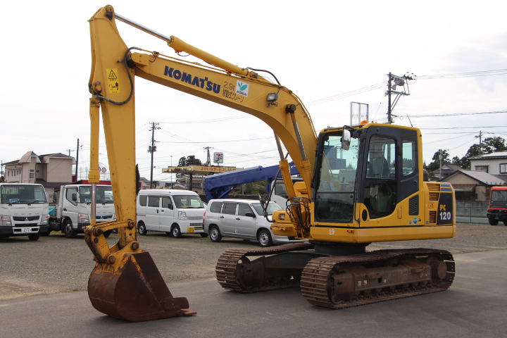 KOMATSU PC120-8